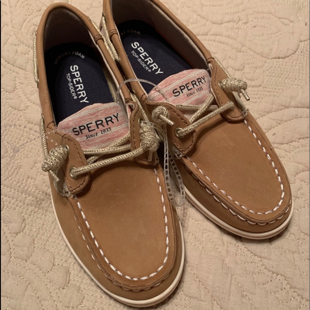 Perfect for back to school! Sperry coatfish boat shoes sz 2
